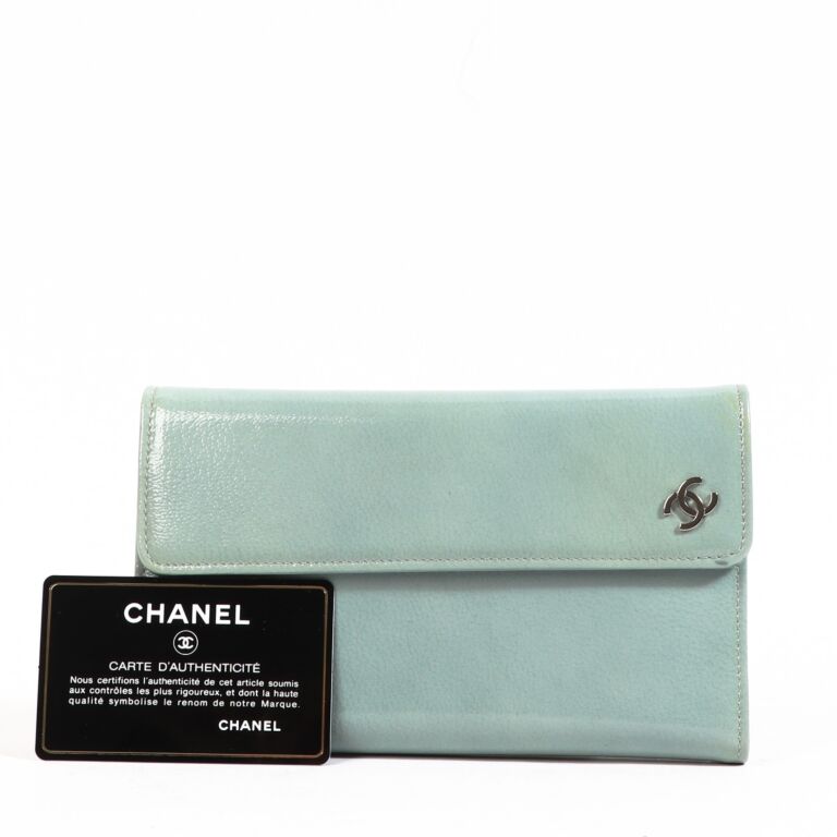 Chanel Turquoise Patent Leather Classic CC Long Wallet ○ Labellov ○ Buy and  Sell Authentic Luxury