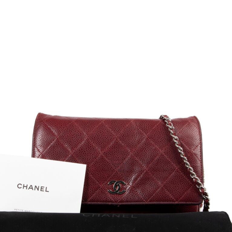 Leather crossbody bag Chanel Burgundy in Leather - 32748730