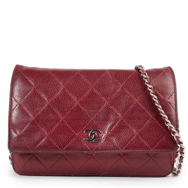 Wallet on chain patent leather crossbody bag Chanel Burgundy in Patent  leather - 30725477