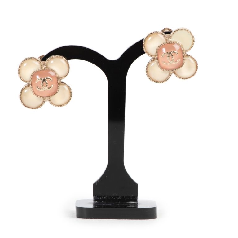 Chanel earrings deals clip price