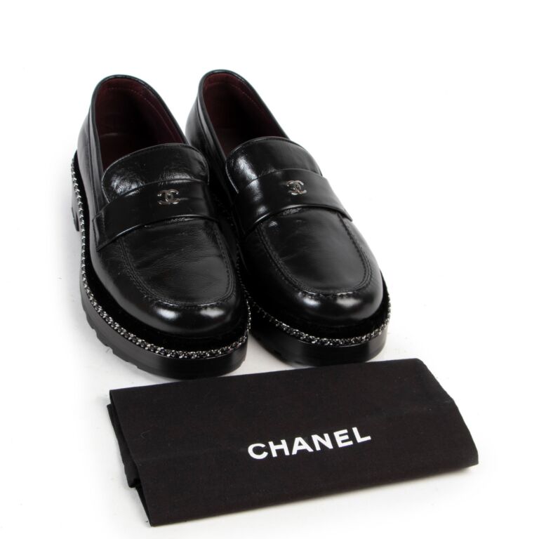 100% Chanel CC Logo 38 8black Loafers Shoes New patent leather moccasins  chain