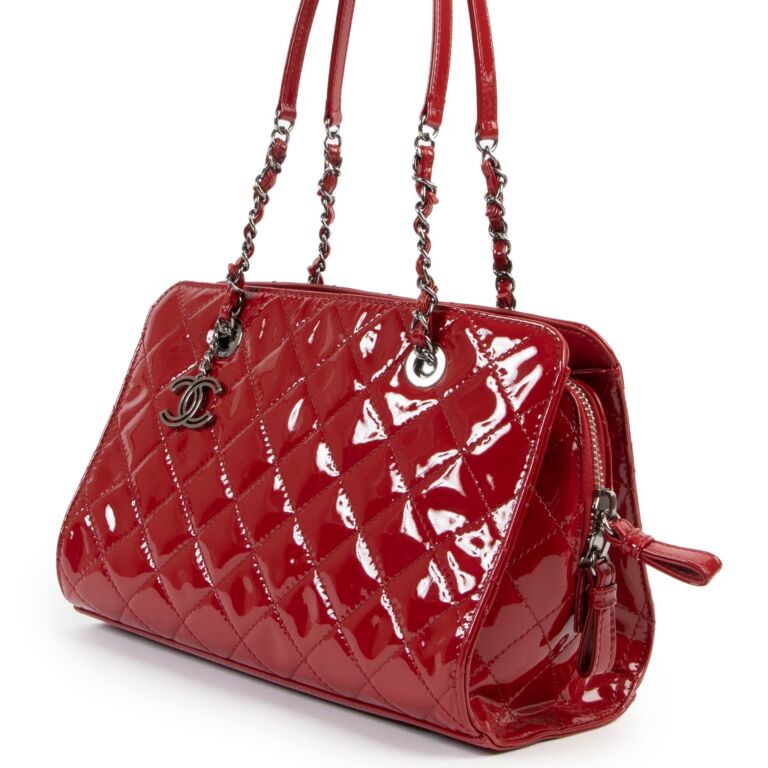 バッグ Chanel Luxury Line Patent Shoulder Bag Chanel Black Quilted Patent Leather Shoulder Bag ○ Labellov