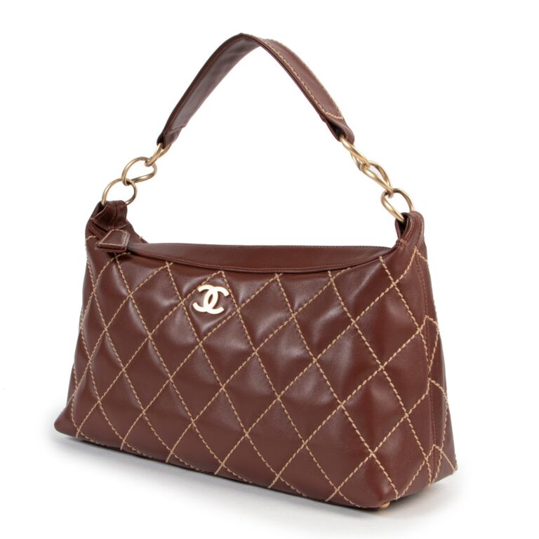 Chanel Tan Leather Quilted Shoulder bag ○ Labellov ○ Buy and