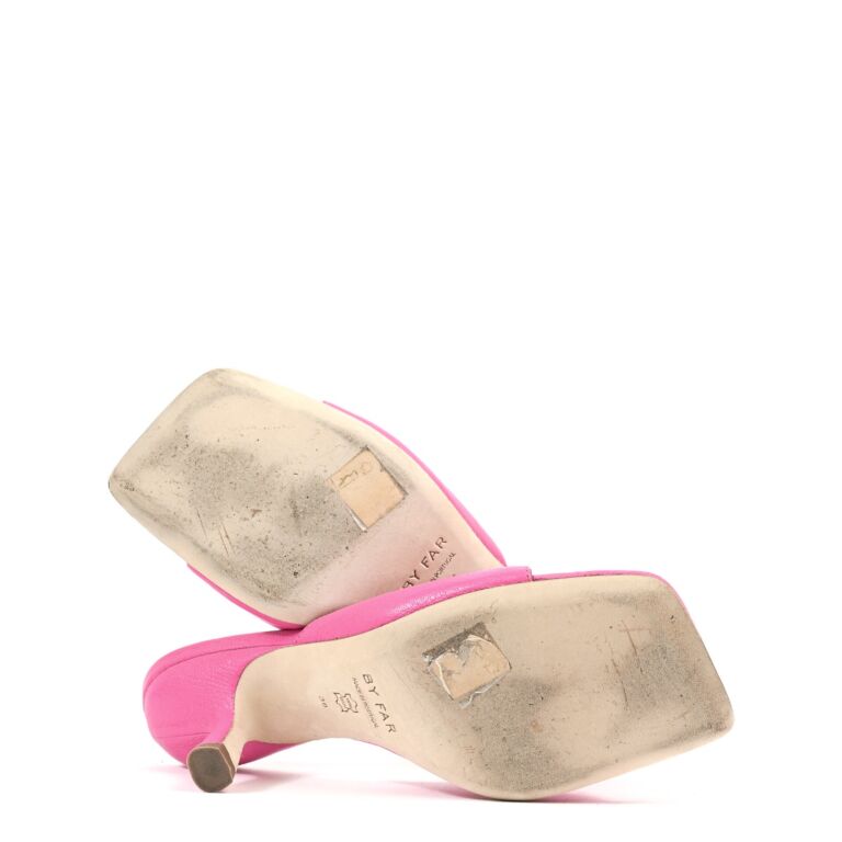 By far erin hotsell sandals