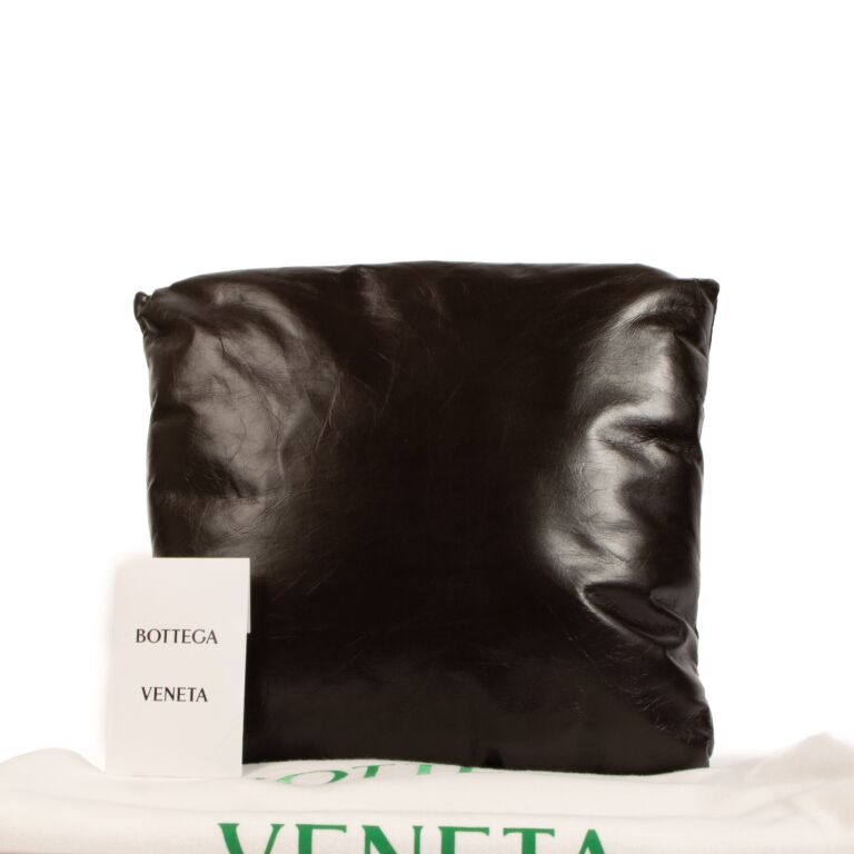 Bottega Veneta Fondant Pillow Pouch Labellov Buy and Sell Authentic Luxury