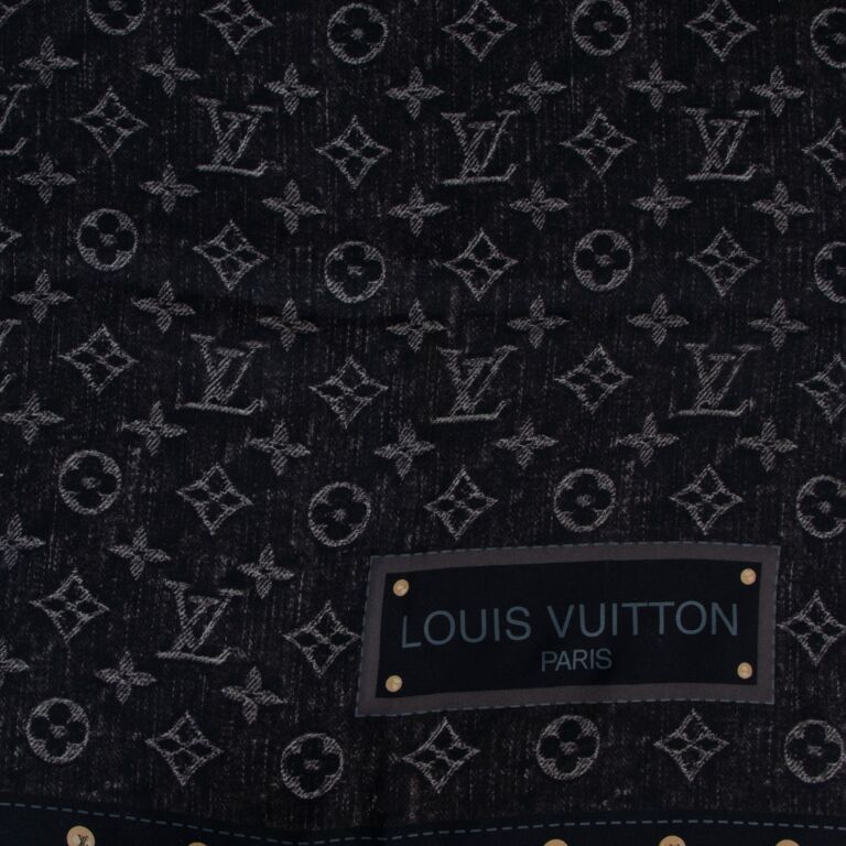 LOUIS VUITTON Silk Monogram World Tour Stickers Bandeau Black 519580