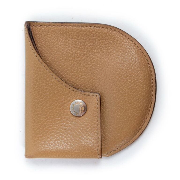 Delvaux Beige Coin Wallet Labellov Buy and Sell Authentic Luxury