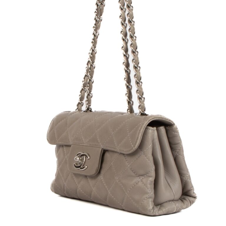 Chanel mini new arrivals second hand