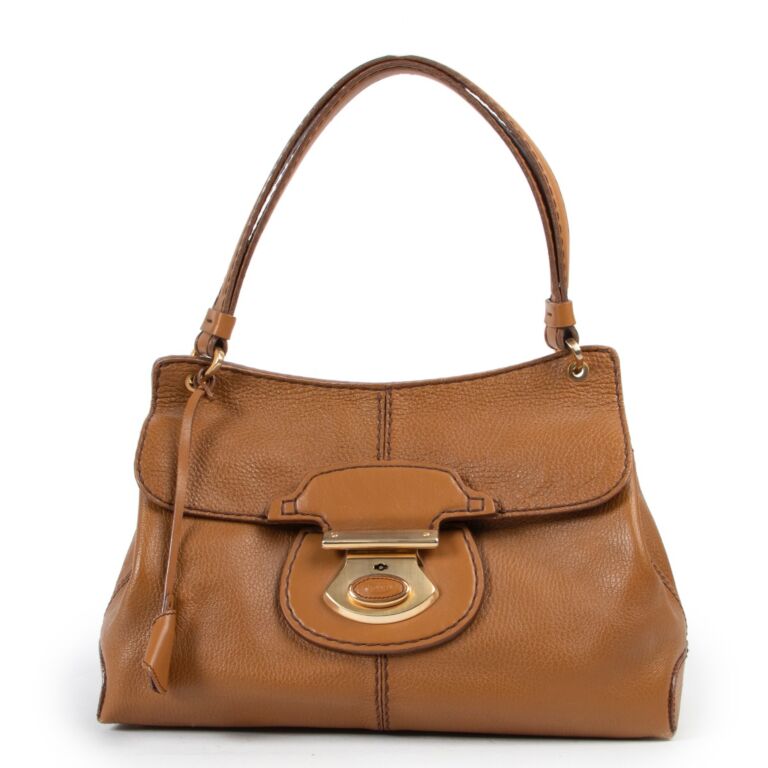 Tod's store vintage handbags