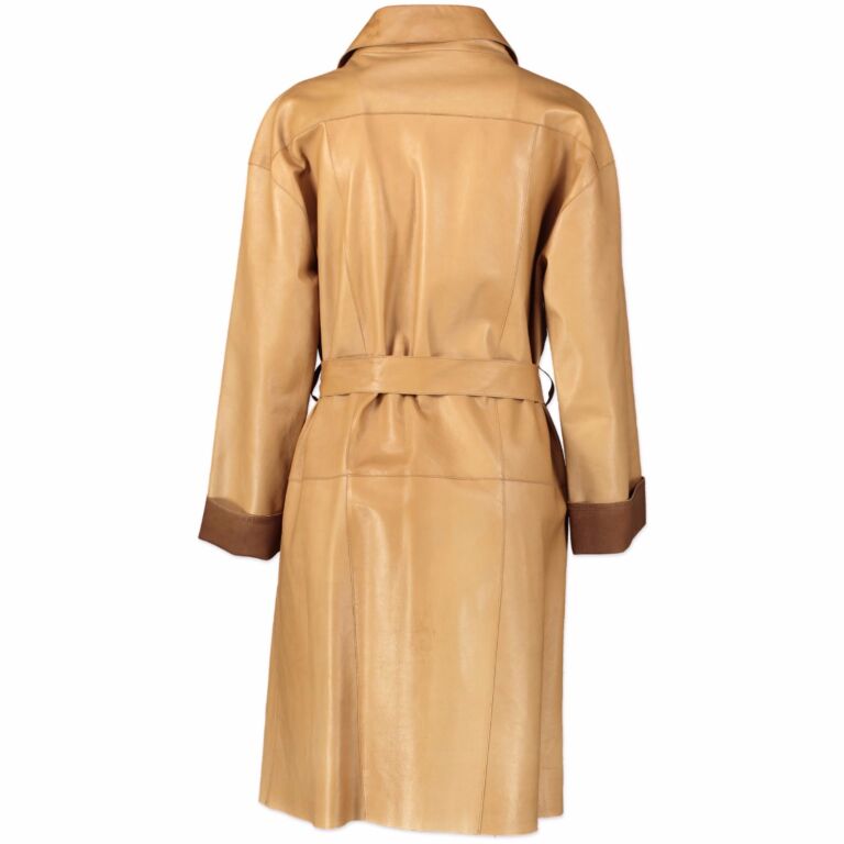 レザージャケット・コート FENDI CAMEL SUEDE COAT Fendi Camel Calfskin Leather Coat - size 42 (IT) ○ Labellov