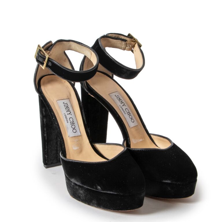 Jimmy Choo Black Velvet Pumps - Size 36,5 ○ Labellov ○ Buy and