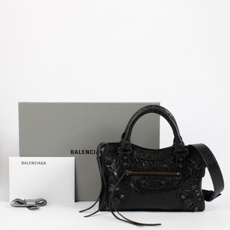 ●送料込●BALENCIAGA●Le City バッグ ミニ ホワイト の ウィメンズ Le City バッグ ミニ スニーカー