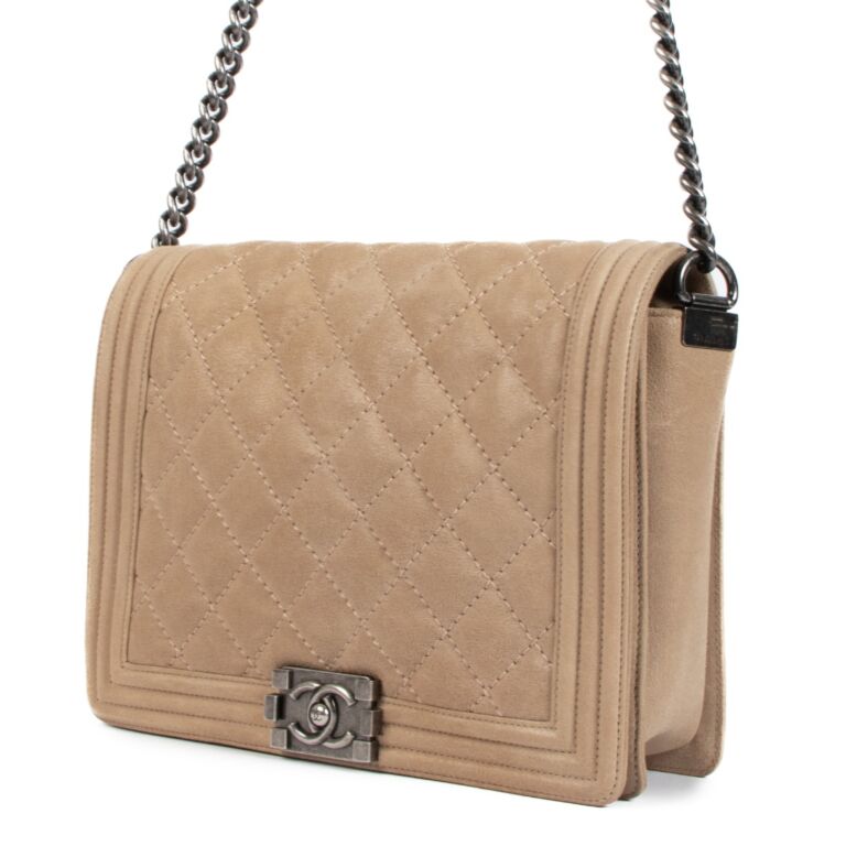 chanel quilted caviar bag