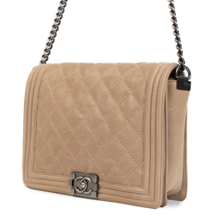 Chanel Light Beige Iridescent Quilted Caviar New Clutch With Chain