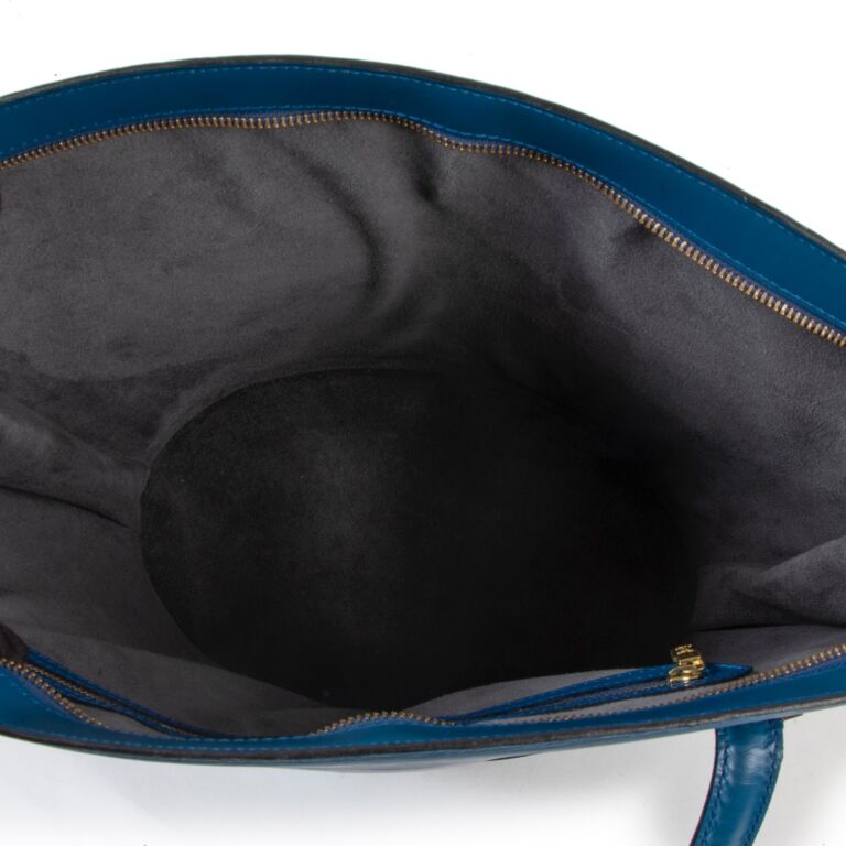 Louis Vuitton. St Jacques blue happy leather bag. Width …