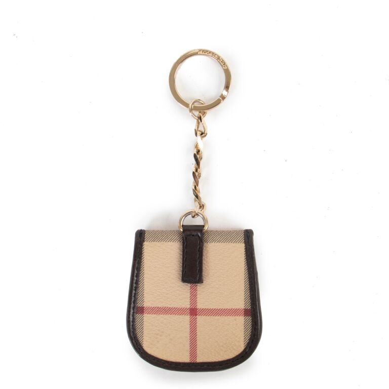 Burberry shop key charm