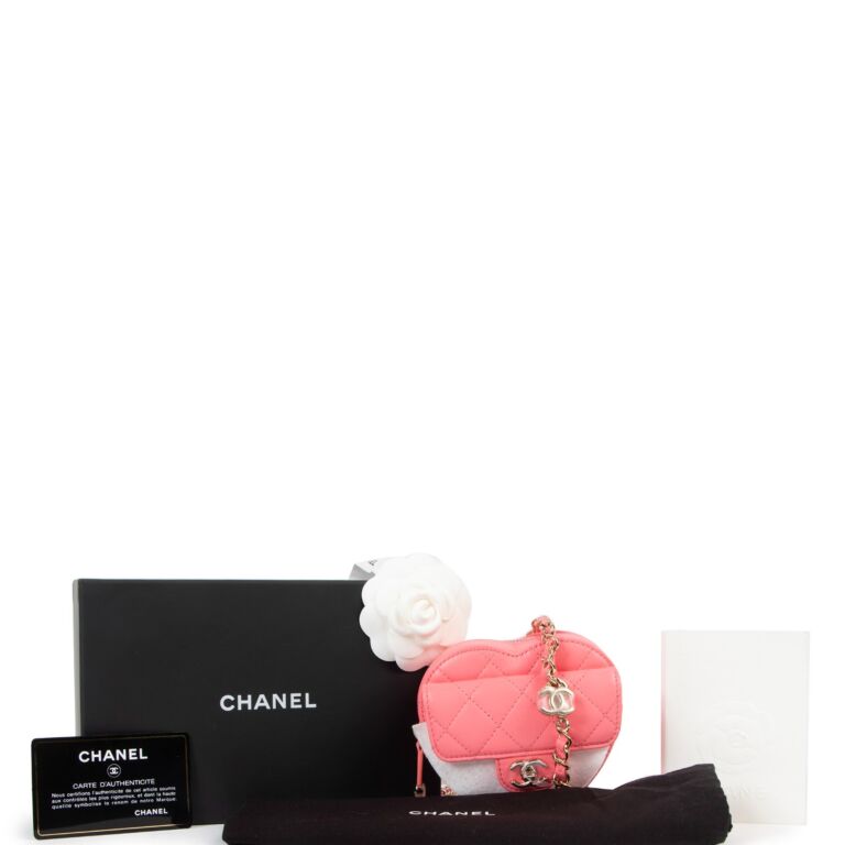 Chanel Spring/Summer 2022 Pink Lambskin Heart Belt Bag ○ Labellov ○ Buy and  Sell Authentic Luxury