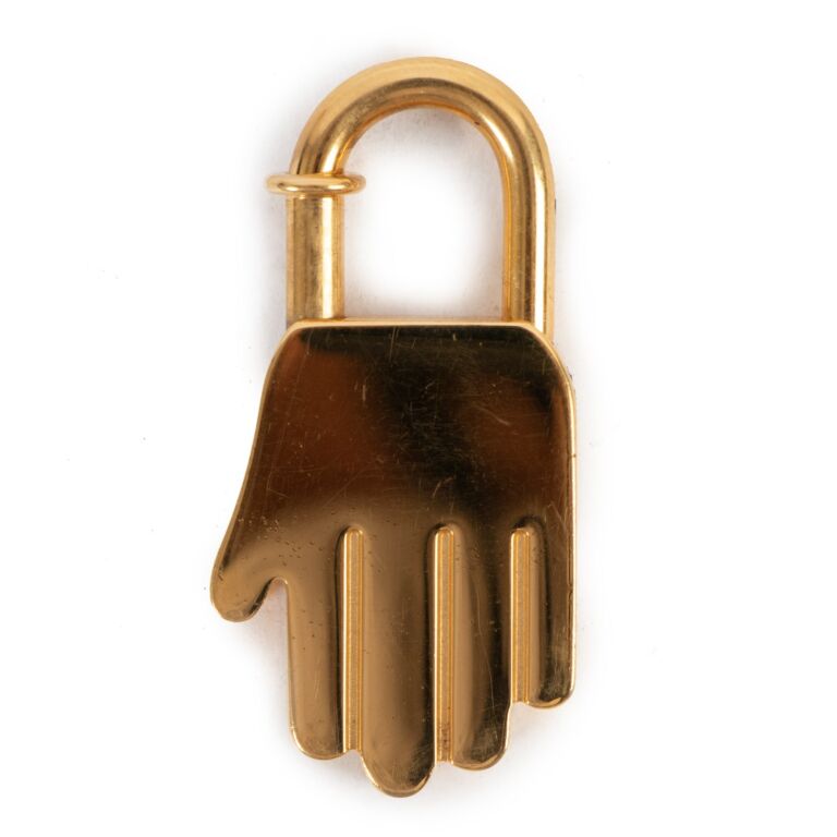 Herm s 2002 Annee De La Main Gold Tone Hand Motif Cadena Lock