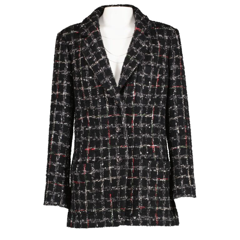Chanel hotsell signature jacket
