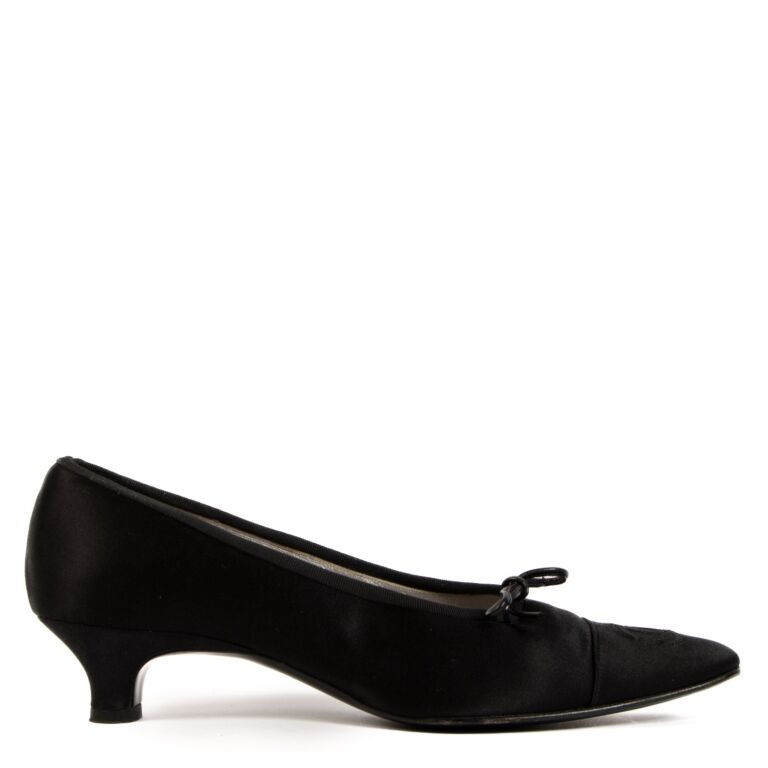 Size 2 black pumps sale