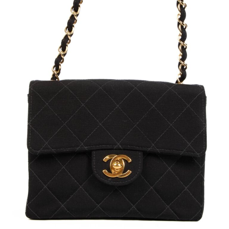LABELLOV - Chanel Vintage Mini Black Classic Flap Bag