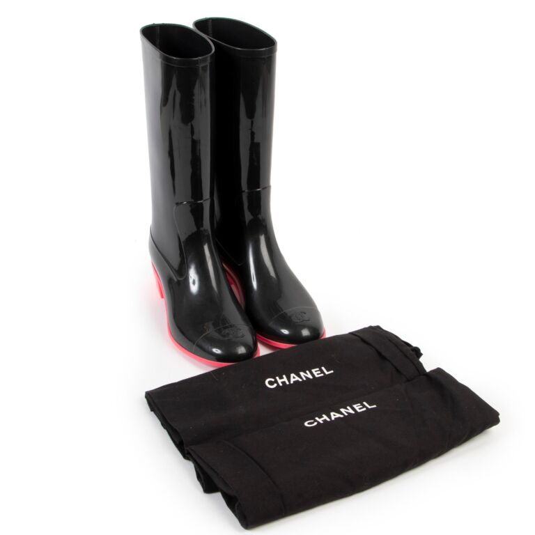 Chanel Black & Pink Rain Boots - size 40 ○ Labellov ○ Buy and