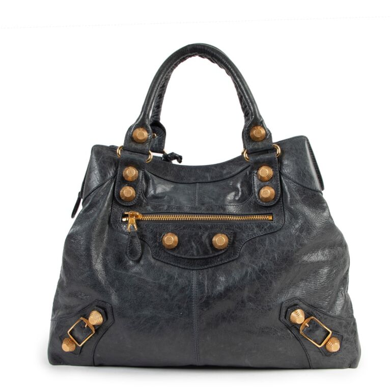 Balenciaga shop giant 21