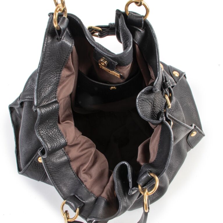 Miu Miu Black Shoulder Bag ○ Labellov ○ Buy and Sell