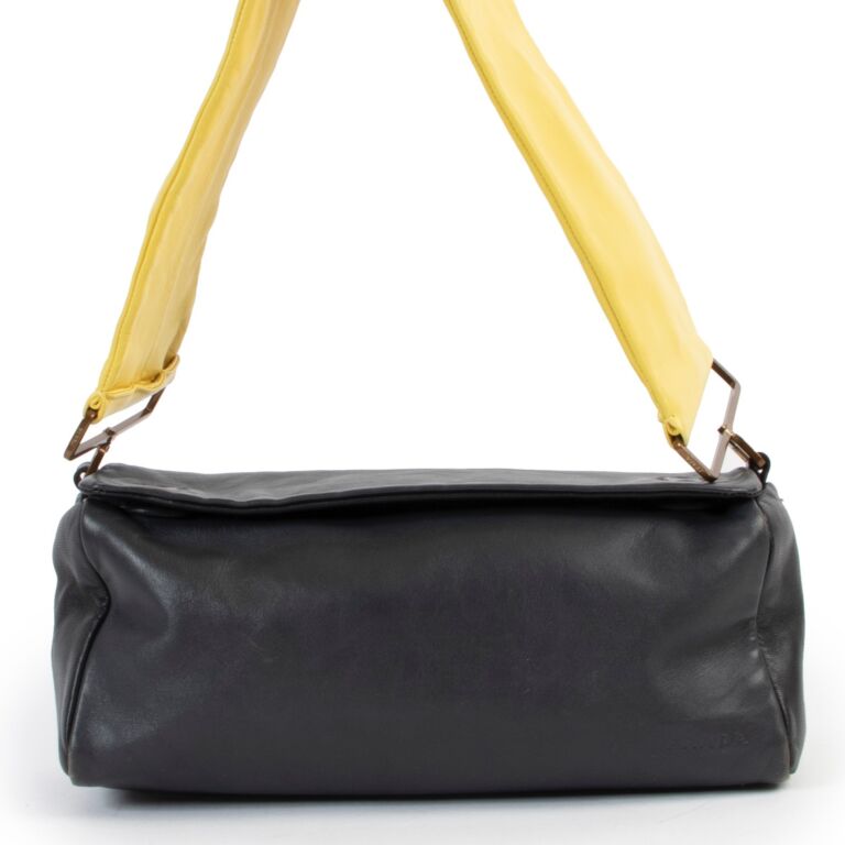Prada runway bag store