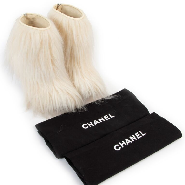Chanel White Faux Fur Ankle Boots A/W 2010 - Size 39 ○ Labellov ○ Buy and  Sell Authentic Luxury
