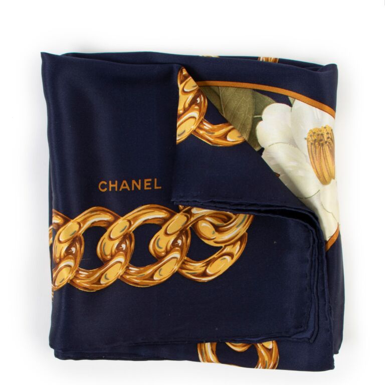 Chanel CC Camelia Chain Silk Scarf ○ Labellov ○ Buy and Sell Authentic  Luxury
