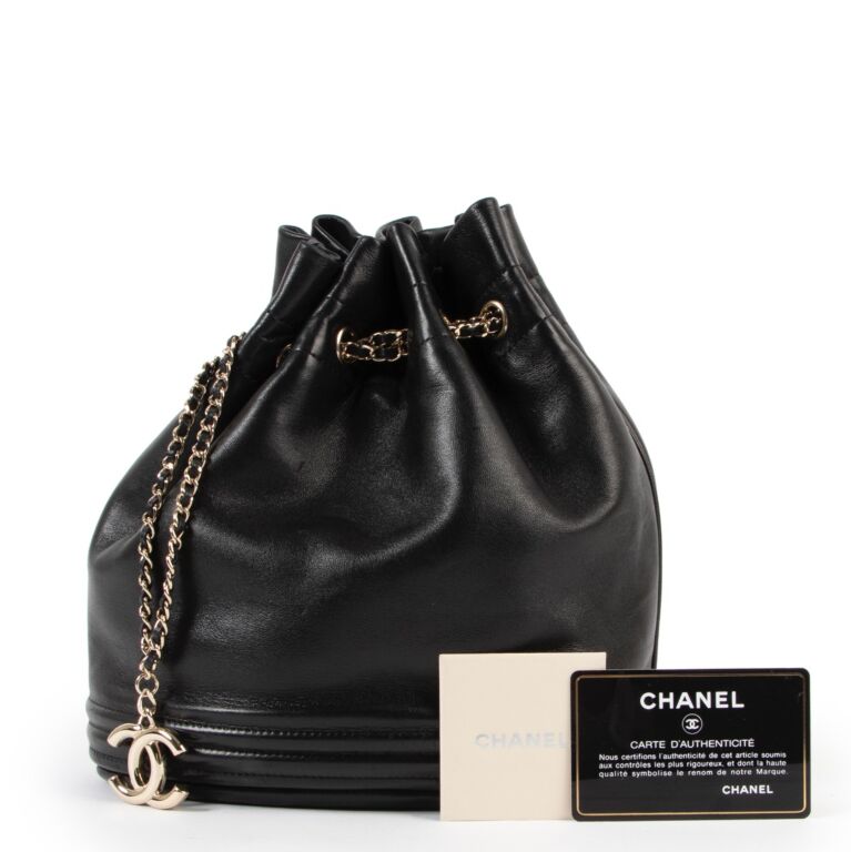 Chanel Black Leather Bucket Bag ○ Labellov ○ Buy and Sell Authentic Luxury