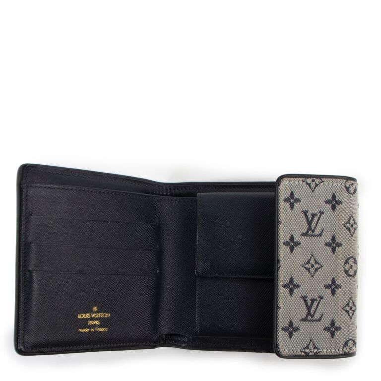 SOLD..% Authentic LV Small Wallet