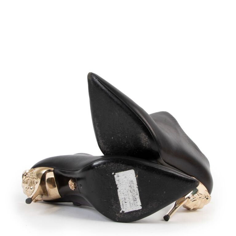 【関税&送料込み】Versace Leather Ankle Boots Versace Black Ankle Boots - Size 39 ○ Labellov ○ Buy and