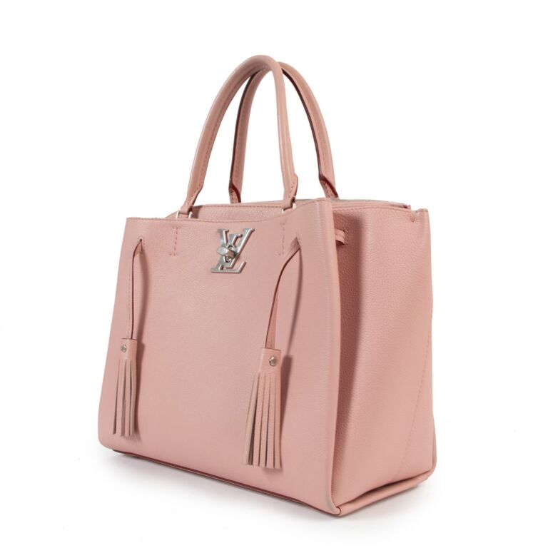 Handbag Handlight: Louis Vuitton e – Belleamour
