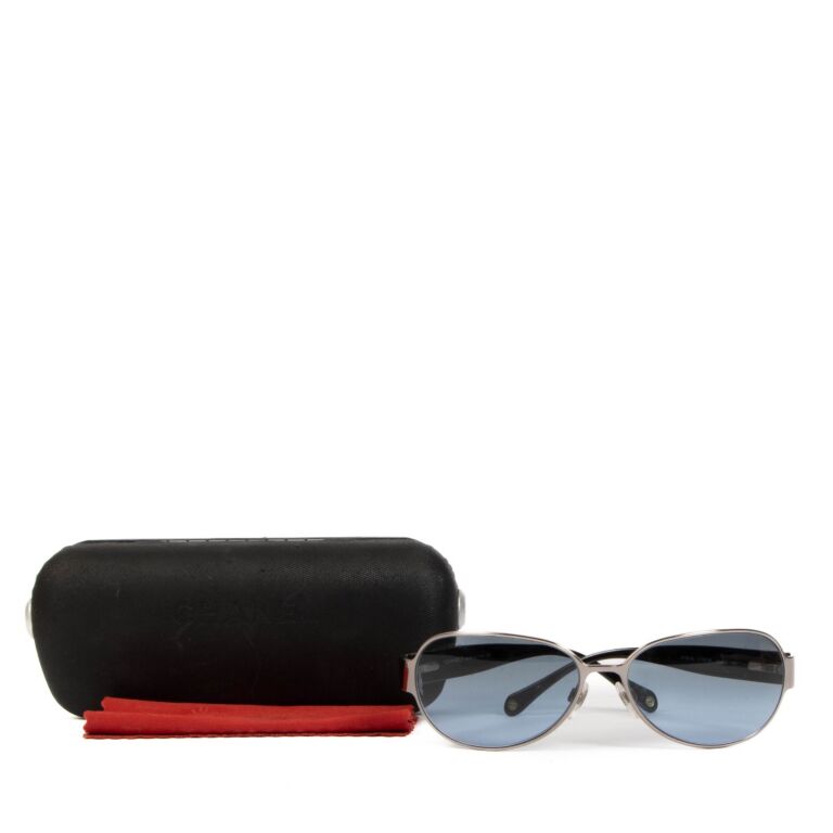 CHANEL 4102-Bサングラス Chanel Silver and Blue 4102 Sunglasses ○ Labellov ○ Buy