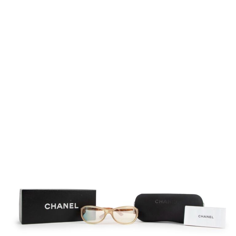 Chanel Gold Schimmer Oval Vintage Sunglasses ○ Labellov ○ Buy and Sell  Authentic Luxury