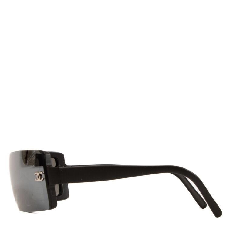 Chanel 5067 hotsell