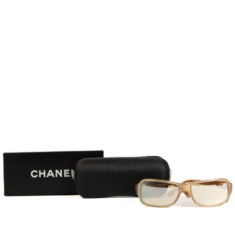 Chanel Gold 3044 CC Quited Sunglasses ○ Labellov ○ Buy and Sell