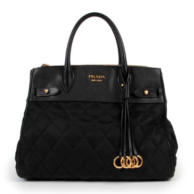 Selling prada bag clearance