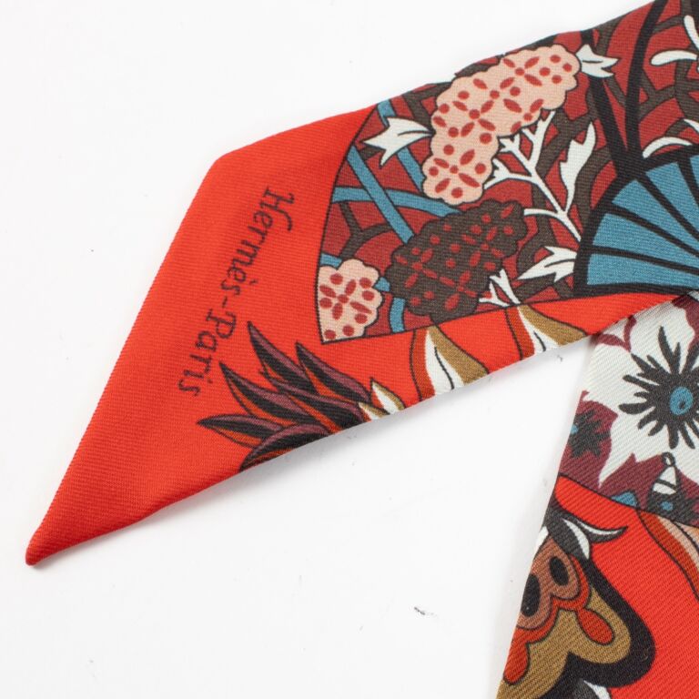 Hermès Fleurs et Papillons de Tissus Silk Twilly Scarf