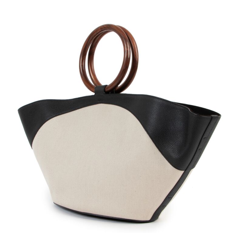 The row market sale tote