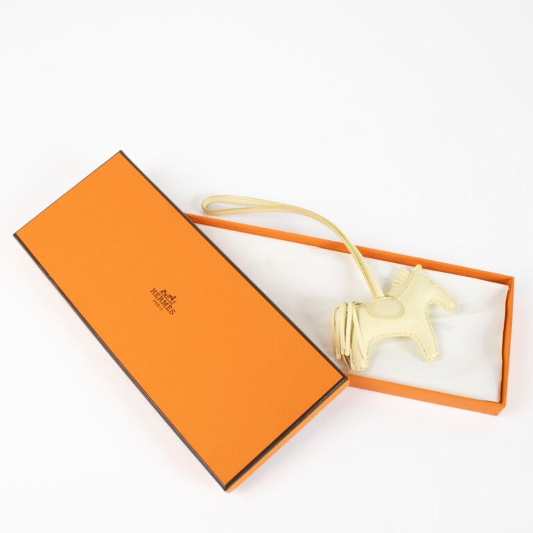 HERMES イポ　チャーム　イエロー Hermès Jaune Milton Rodeo PM Charm ○ Labellov ○ Buy and Sell
