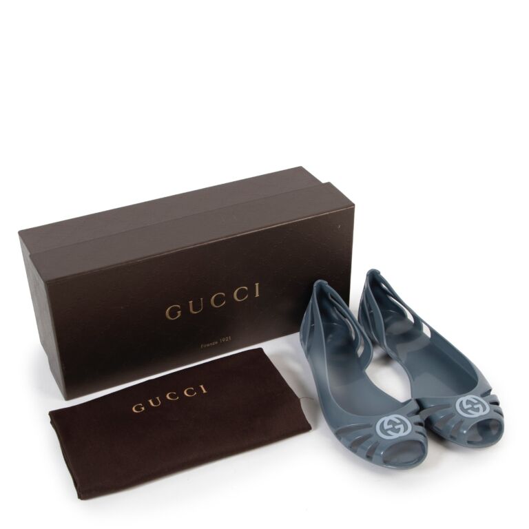 Gucci sandals 2025 plastic