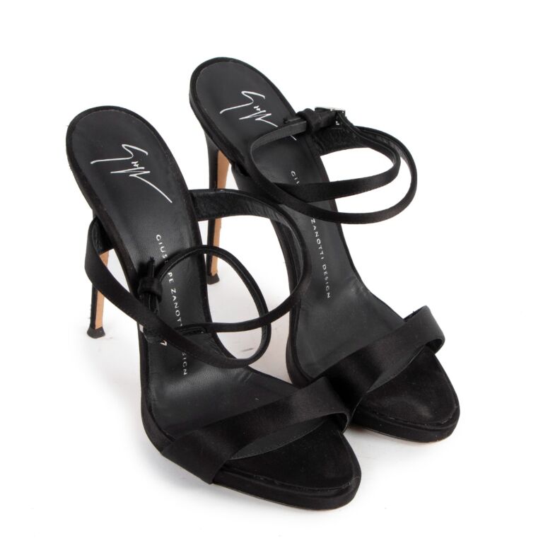 Giuseppe zanotti deals black sandals