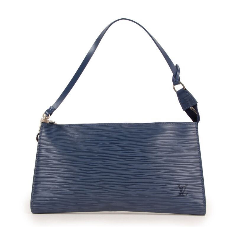 Second Hand Louis Vuitton Myrtille Blue Epi Leather Pochette