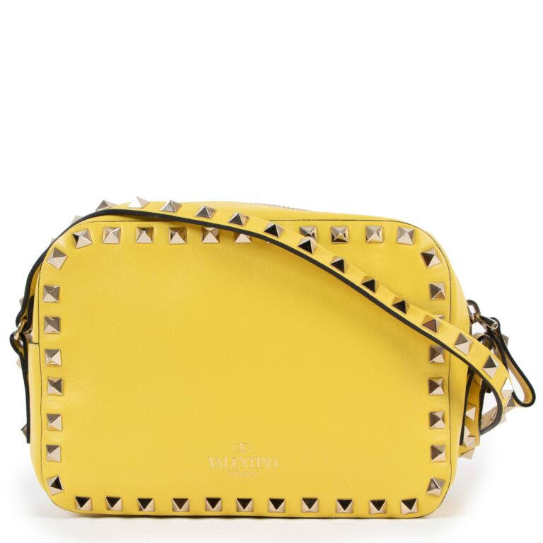Valentino best sale rockstud camera