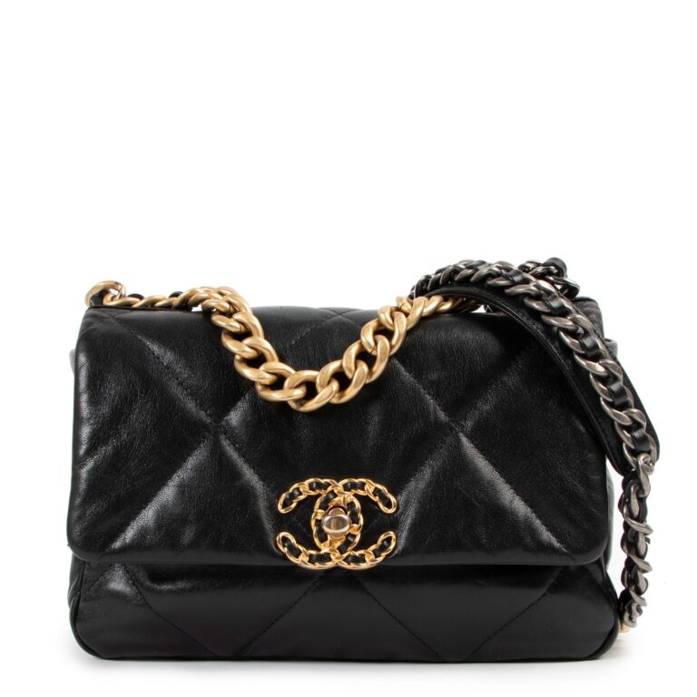 Chanel Black 19 Lambskin Handbag ○ Labellov ○ Buy and Sell Authentic Luxury