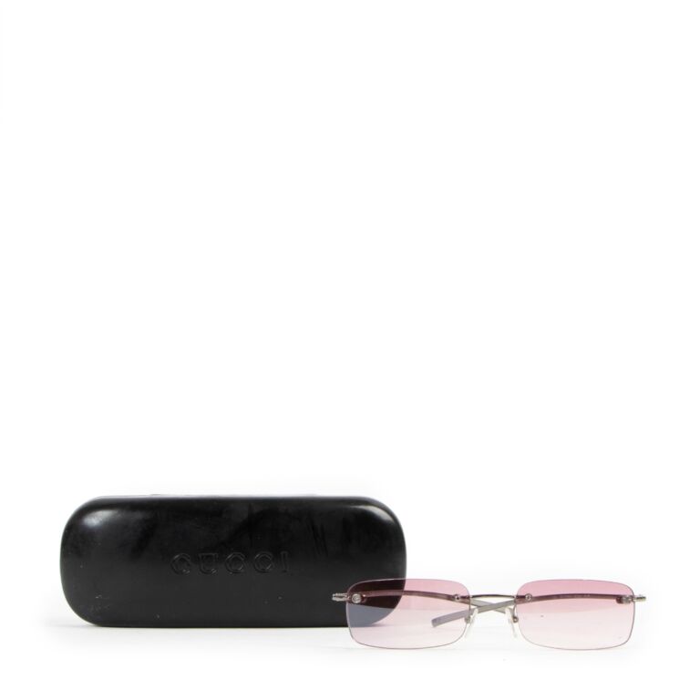Gucci hand sale glasses