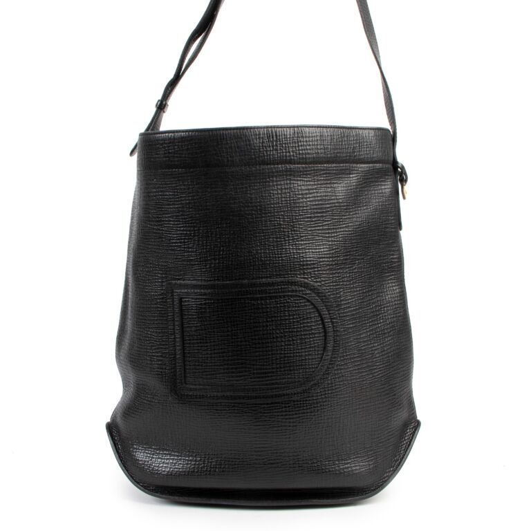 Spree hotsell clutch bags